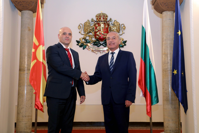 Слеща на министър-председател Гълъб Донев с премиера на Република Северна Македония Димитър Ковачевски